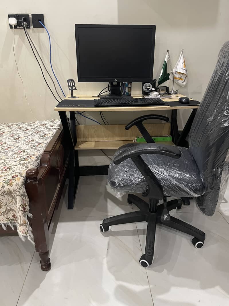 K-Shape Workstation Table 5