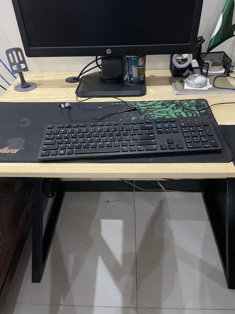 K-Shape Workstation Table 9