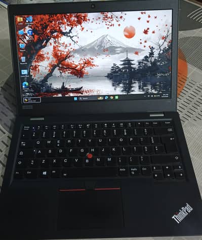 03326544021 LenovoThinkpad 8/256 core i5 8th generation lush condition