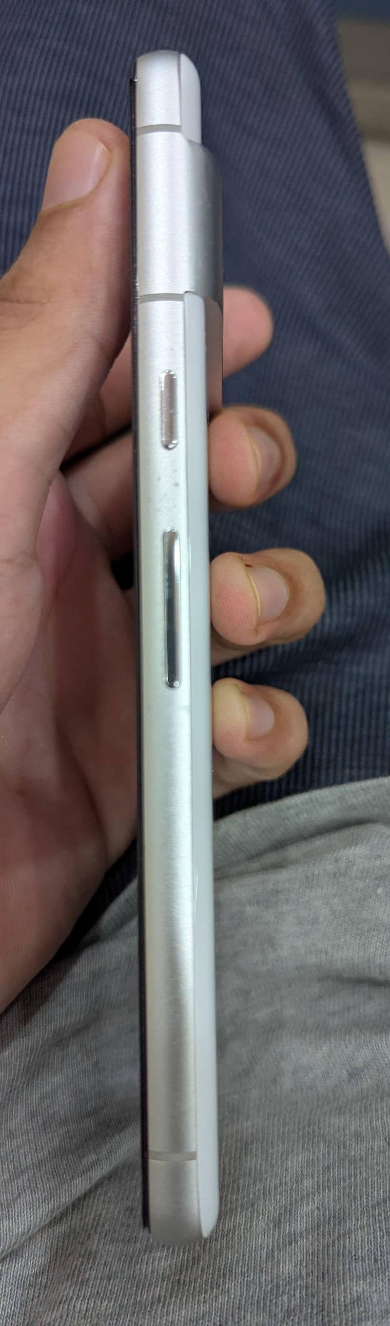 Google Pixel 7 4