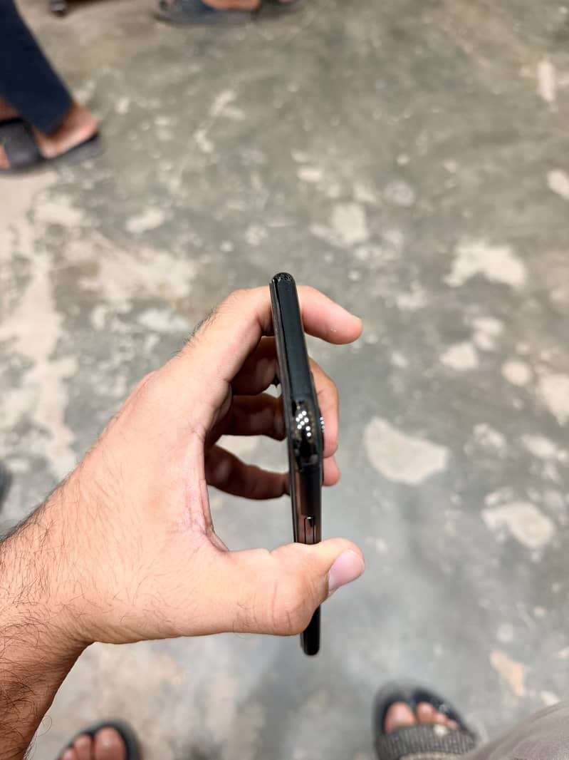 Apple iPhone 11 Pro Max 4