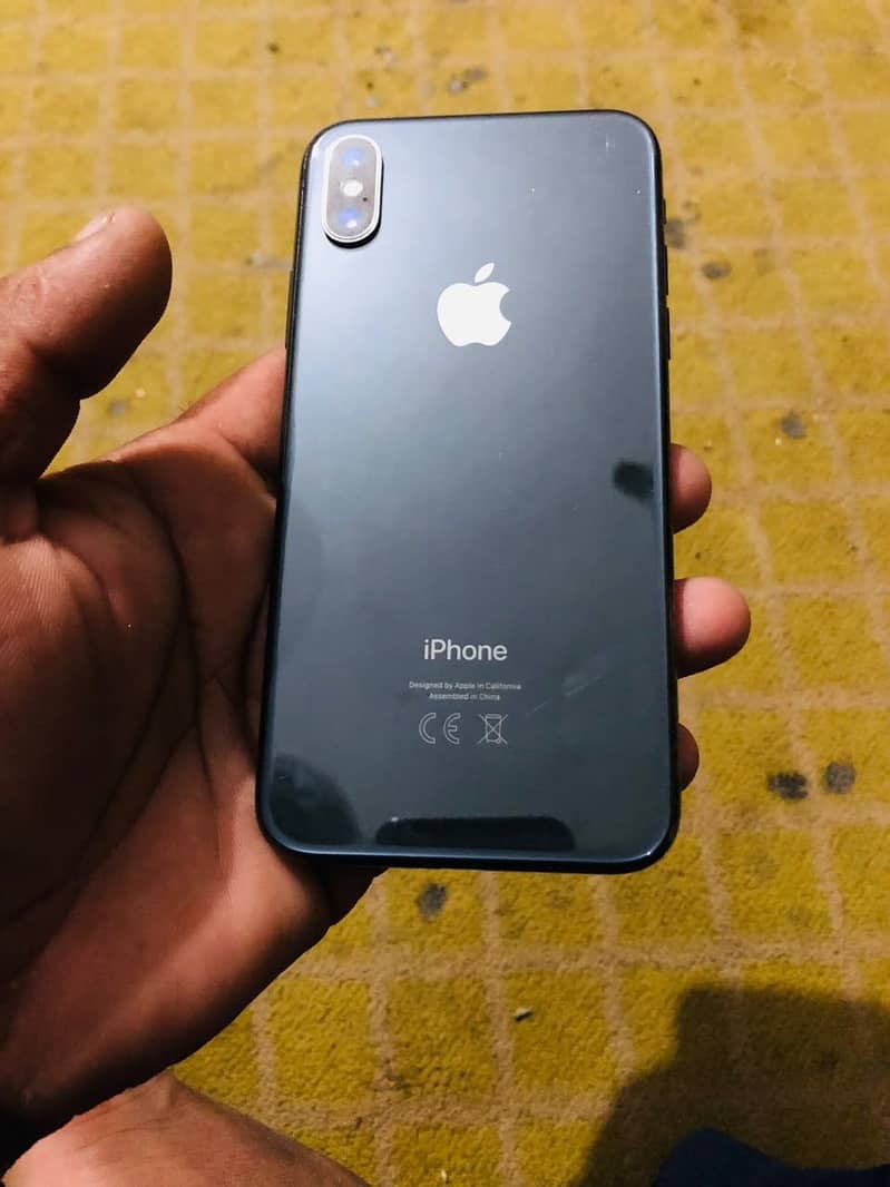 Apple iPhone X 4
