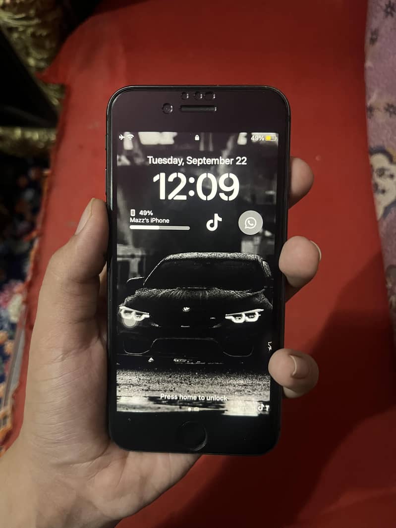 Apple iPhone 8 1