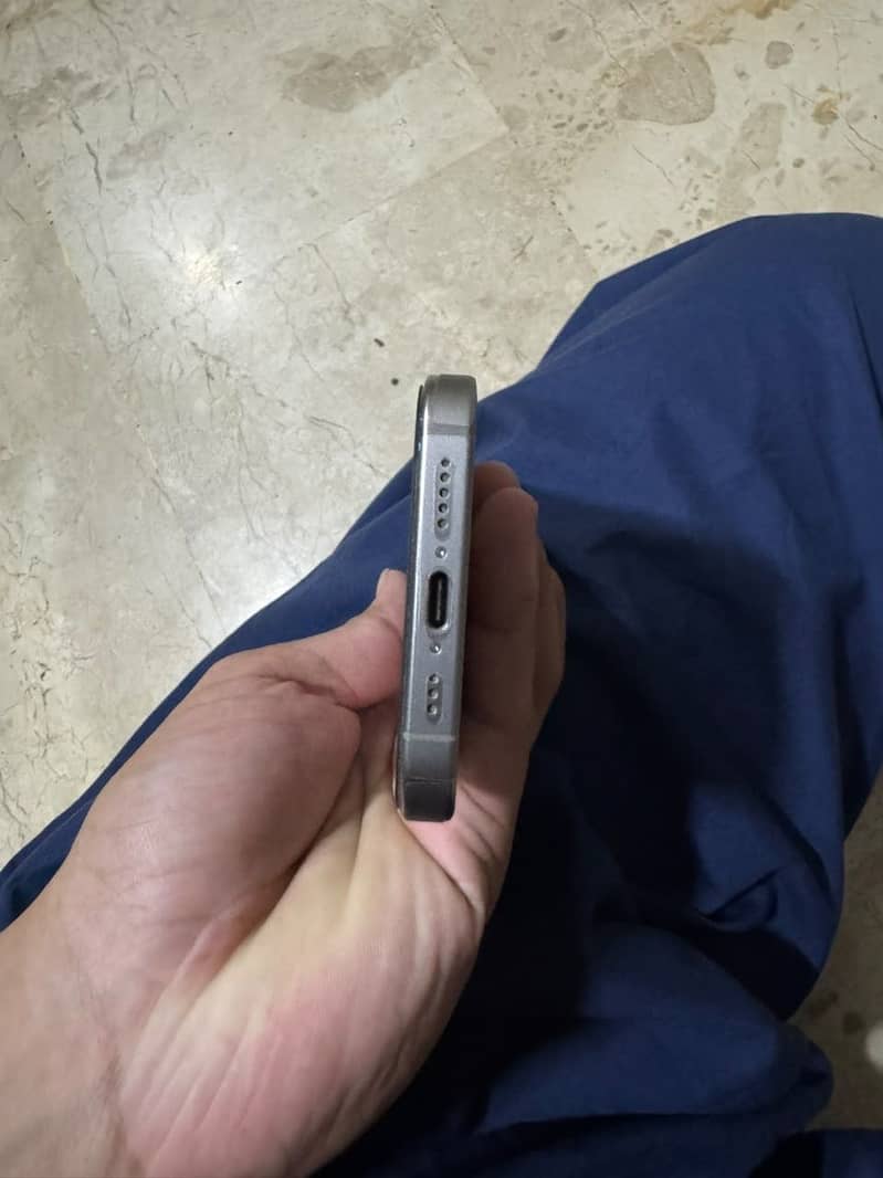 Apple iPhone 15 Pro 2