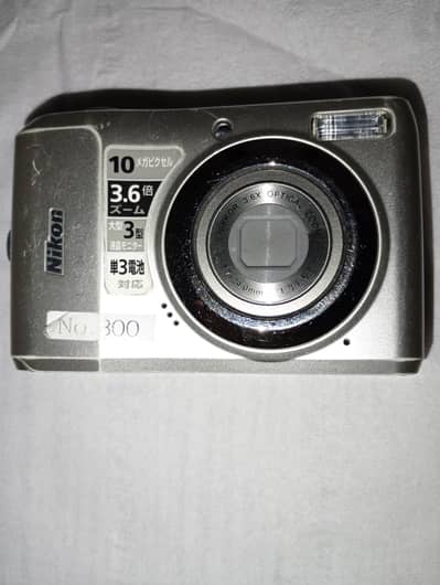 Nikon Coolpix Digital Camera 10MP – Working Condition