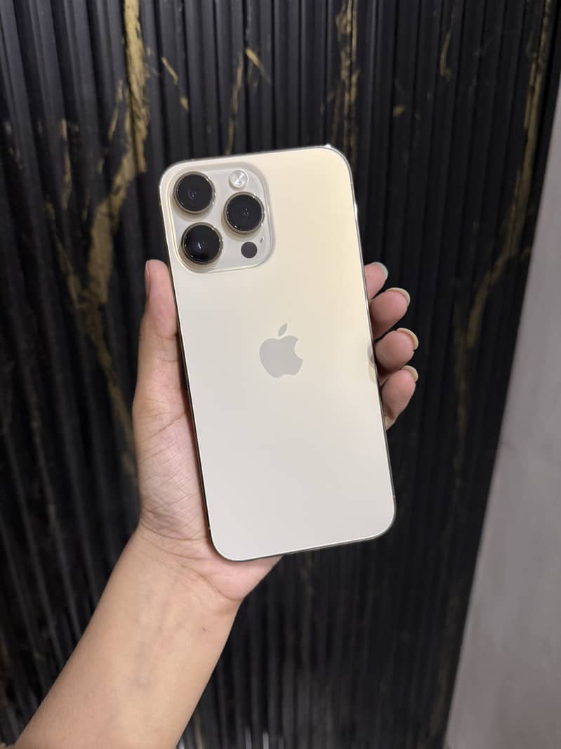 Apple iPhone 14 Pro Max 0