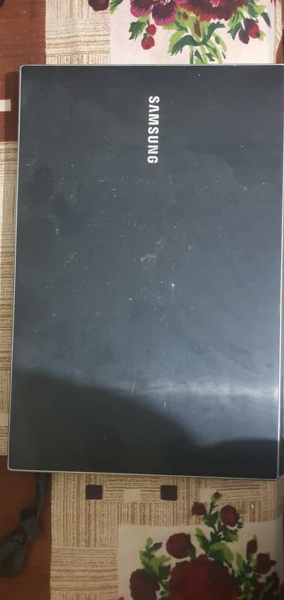 Samsung ka core i7 2nd generation 4gb 500gb HHD direct chalta ha