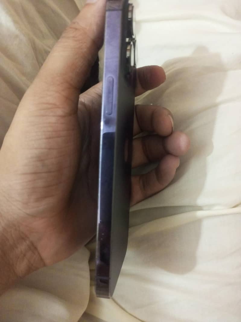 Apple iPhone 14 Pro Max 1
