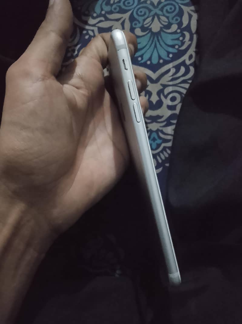 Apple iPhone 7 Plus 3