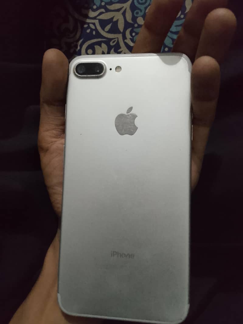 Apple iPhone 7 Plus 6