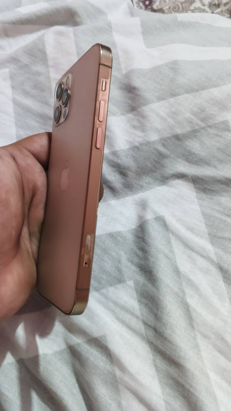 Apple iPhone 12 Pro 2