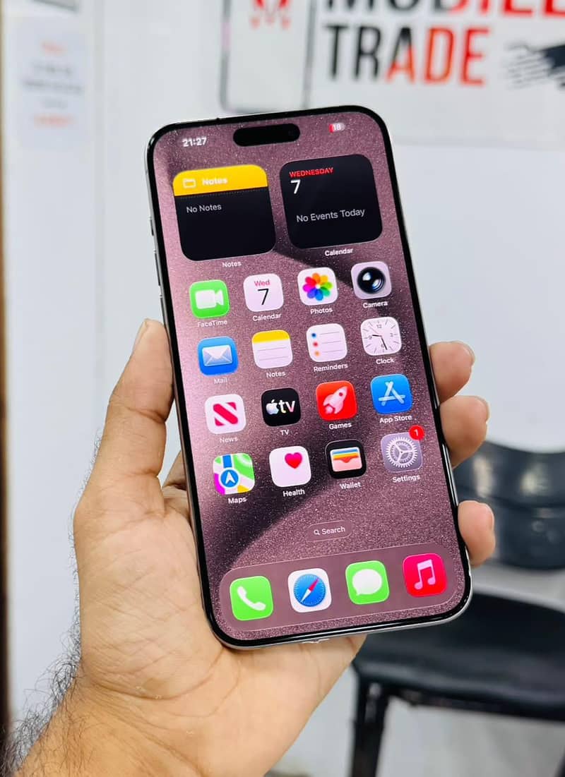 Apple iPhone 15 Pro Max 1