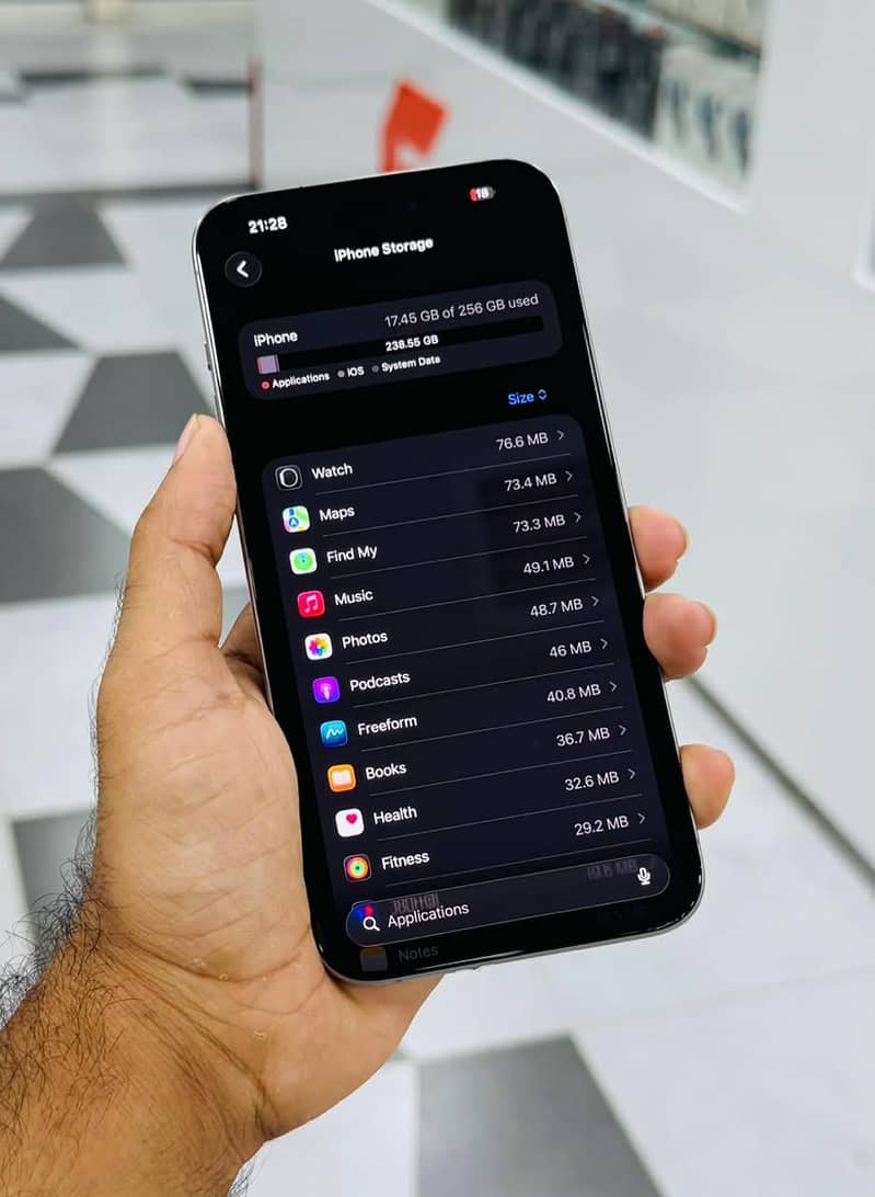 Apple iPhone 15 Pro Max 2