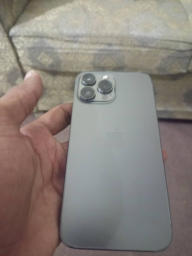 Apple iPhone 13 Pro Max 3