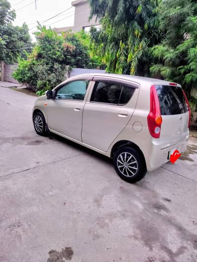 Daihatsu Mira 2011