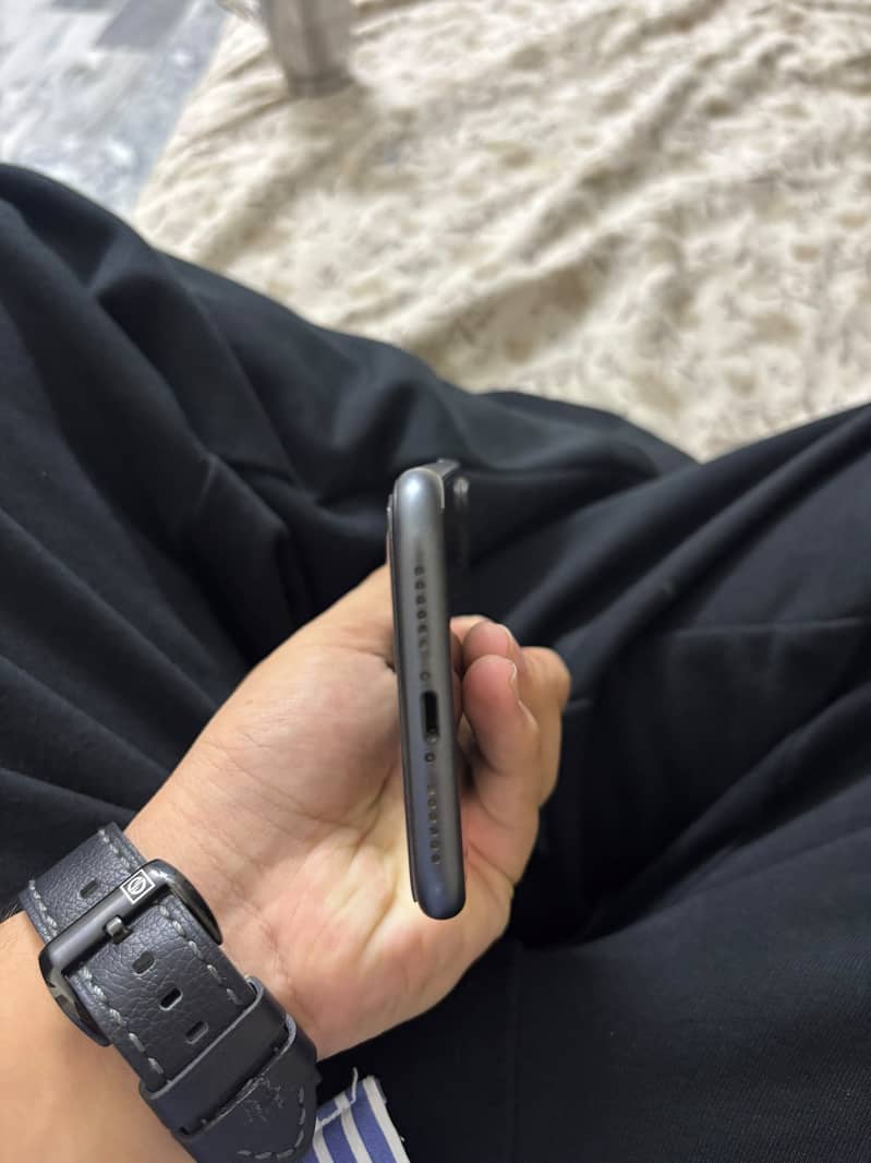 Apple iPhone 11 1