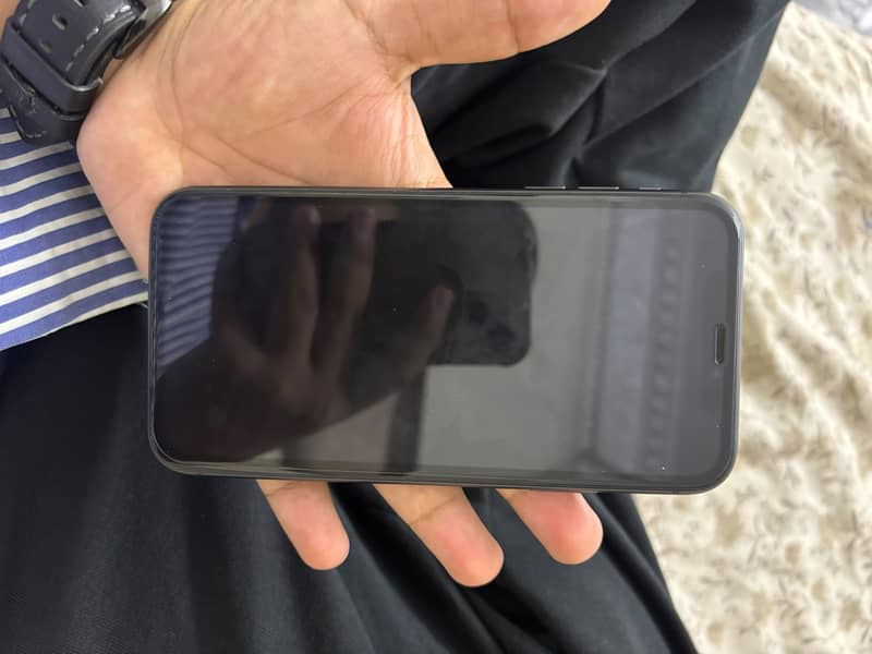 Apple iPhone 11 3