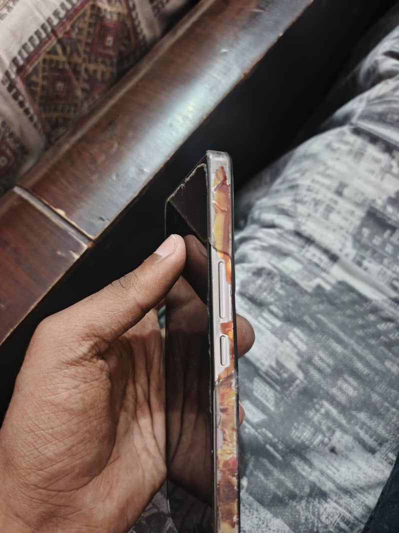 Infinix Note 40 5