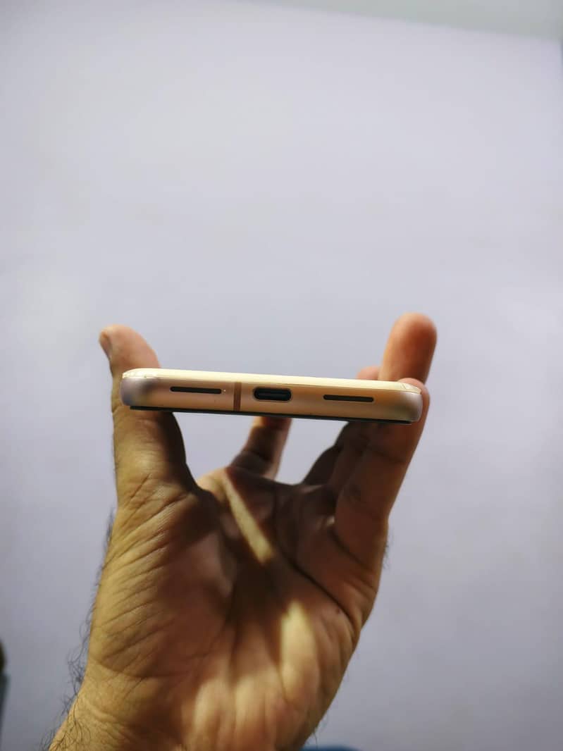 Google Pixel 8 6