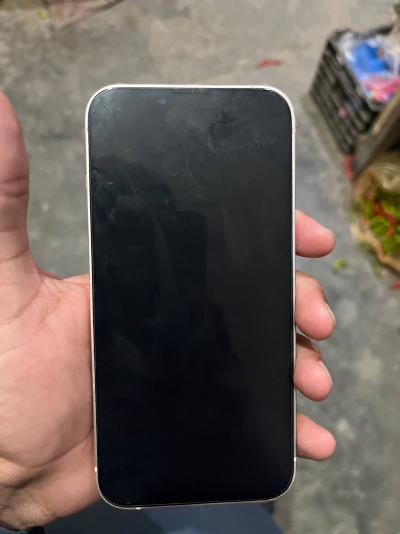 Apple iPhone 13 2