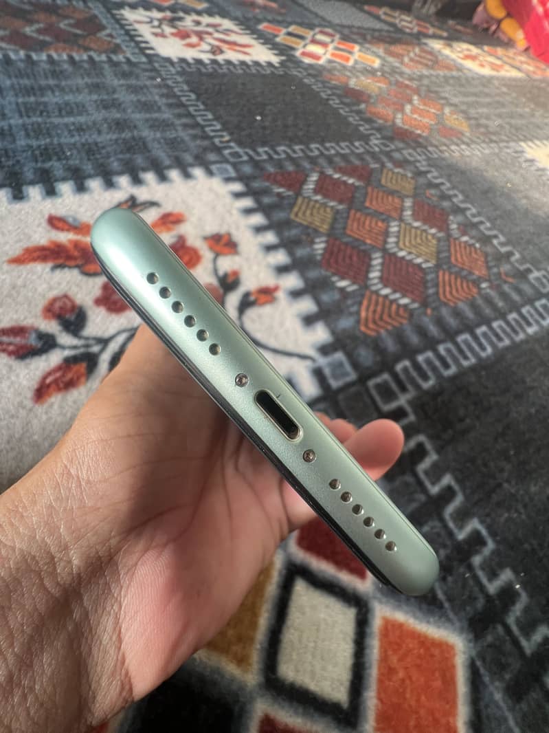 Apple iPhone 11 6