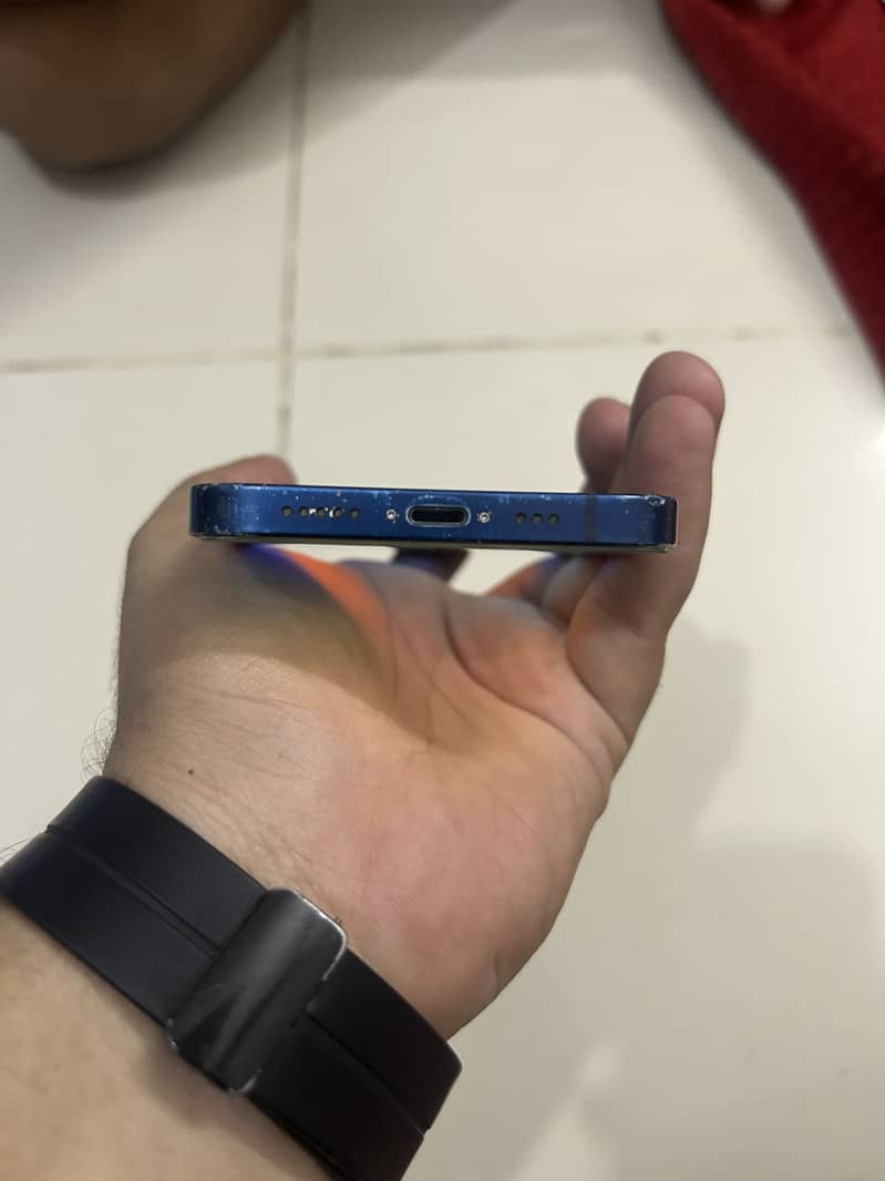 Apple iPhone 12 2