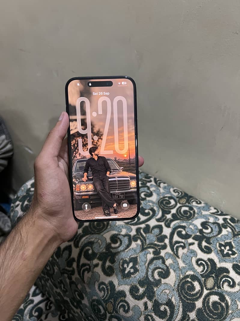 Apple iPhone 16 Plus 0