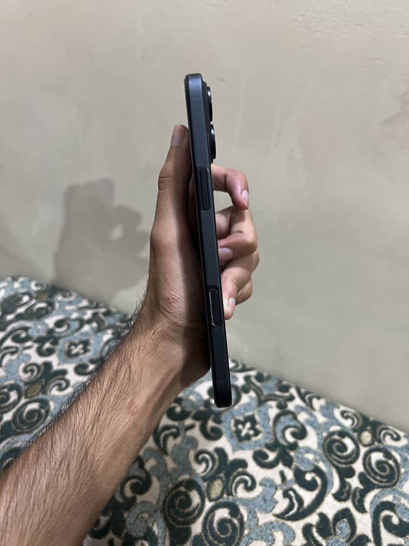 Apple iPhone 16 Plus 2