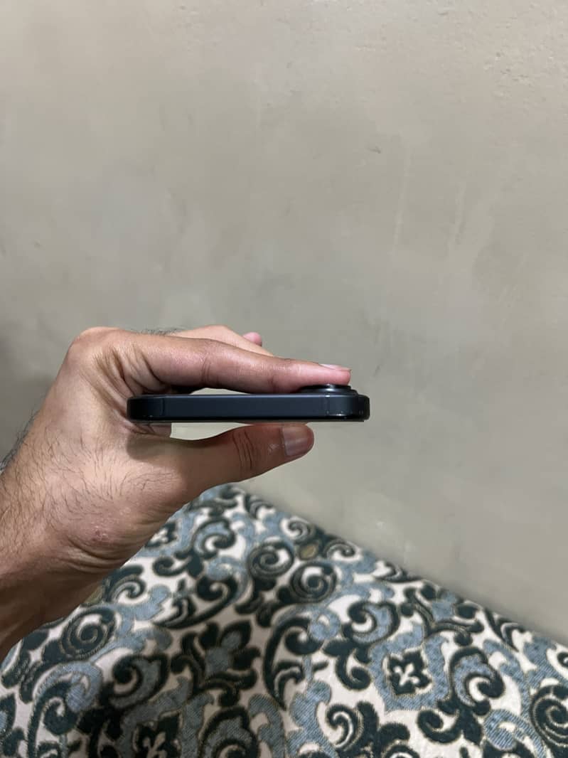 Apple iPhone 16 Plus 6