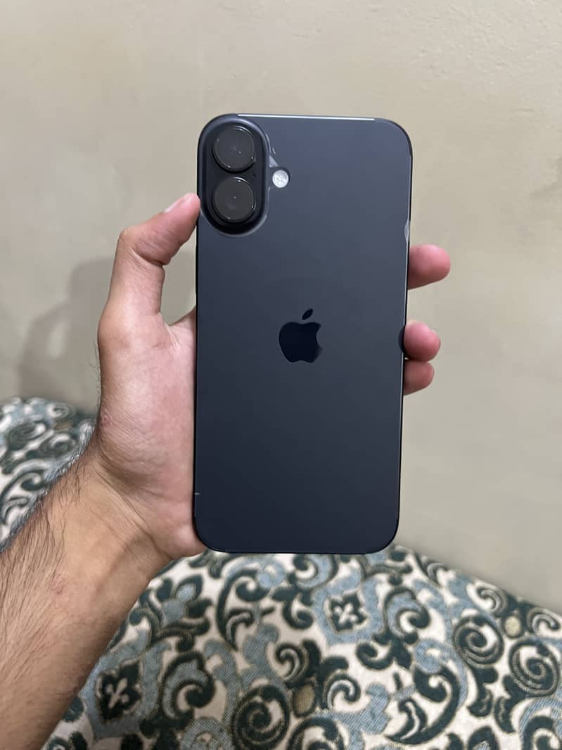 Apple iPhone 16 Plus 7
