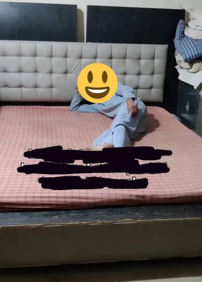 king bed with side tables