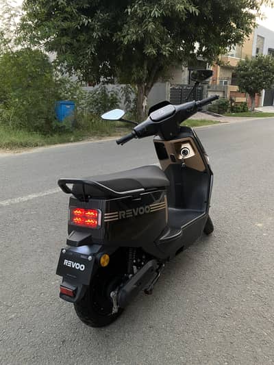 Revo A11 electric scooty