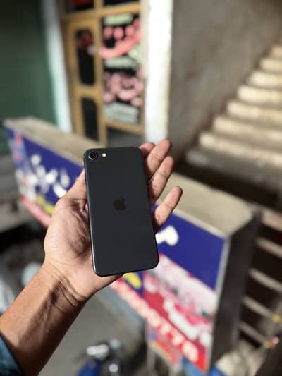 Apple iPhone SE