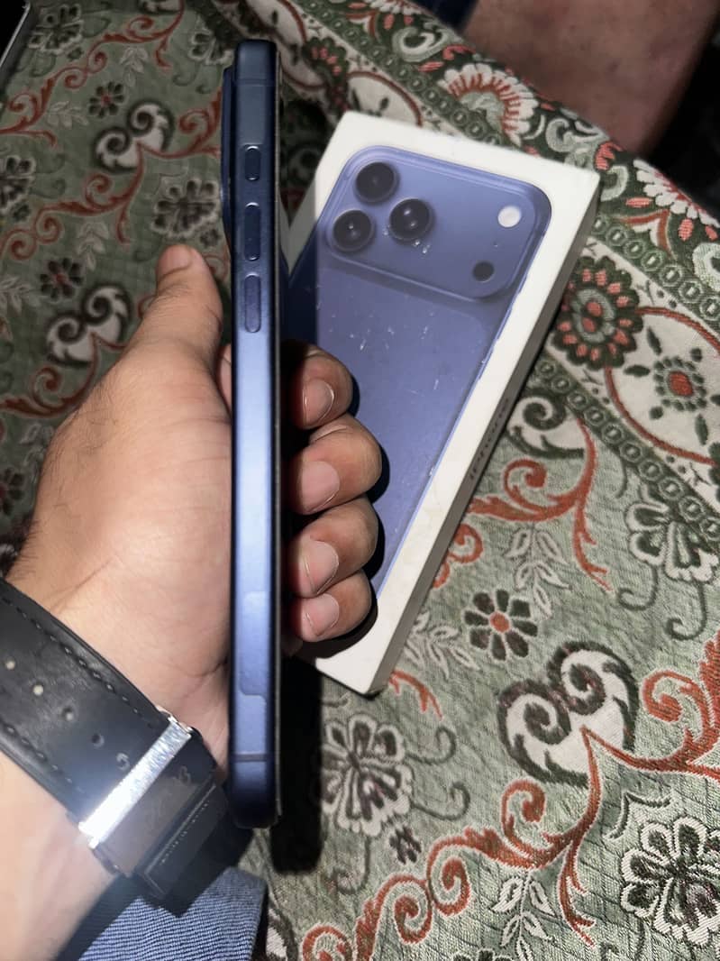 Apple iPhone 17 Pro Max 2