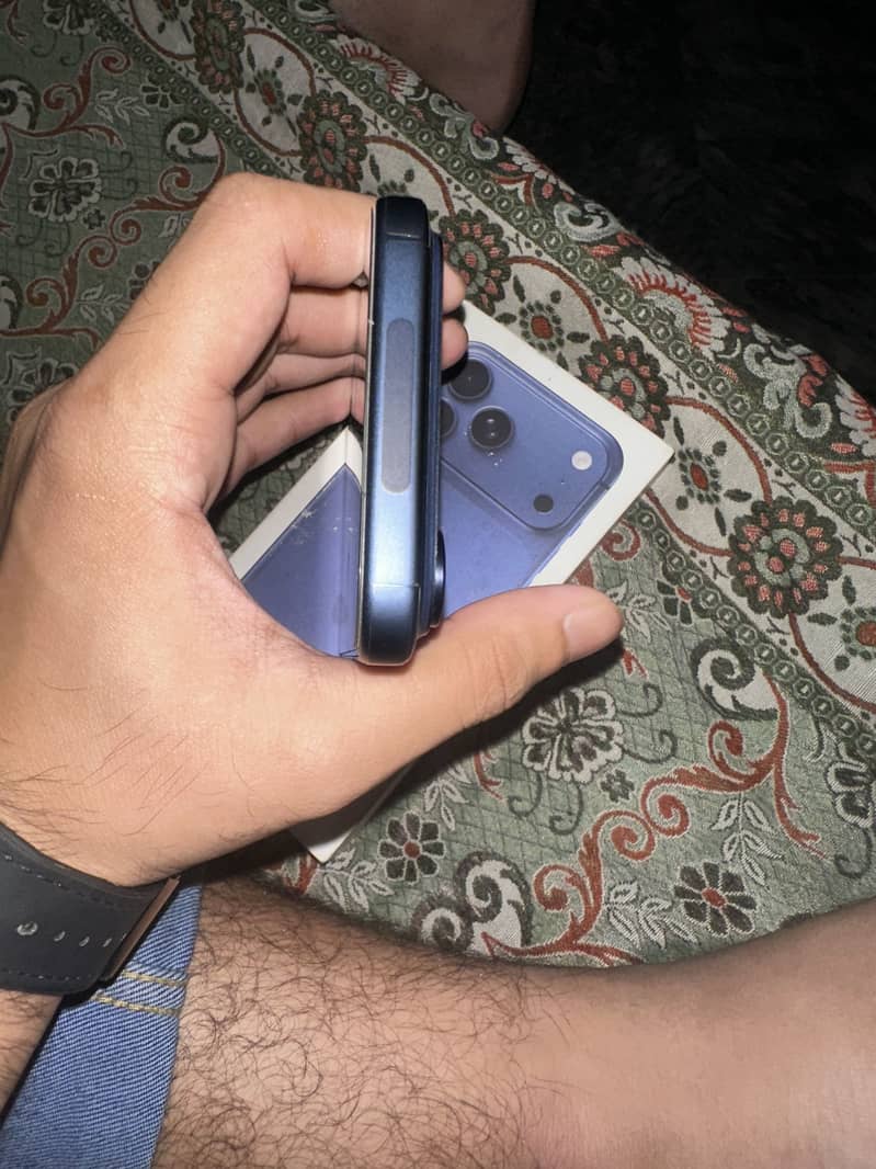 Apple iPhone 17 Pro Max 3