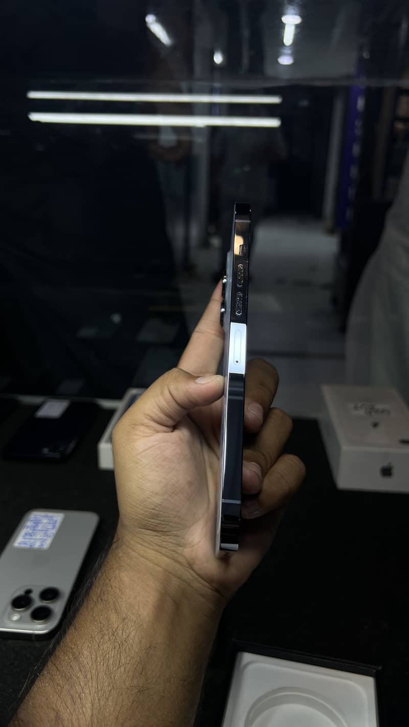 Apple iPhone 13 Pro Max 3