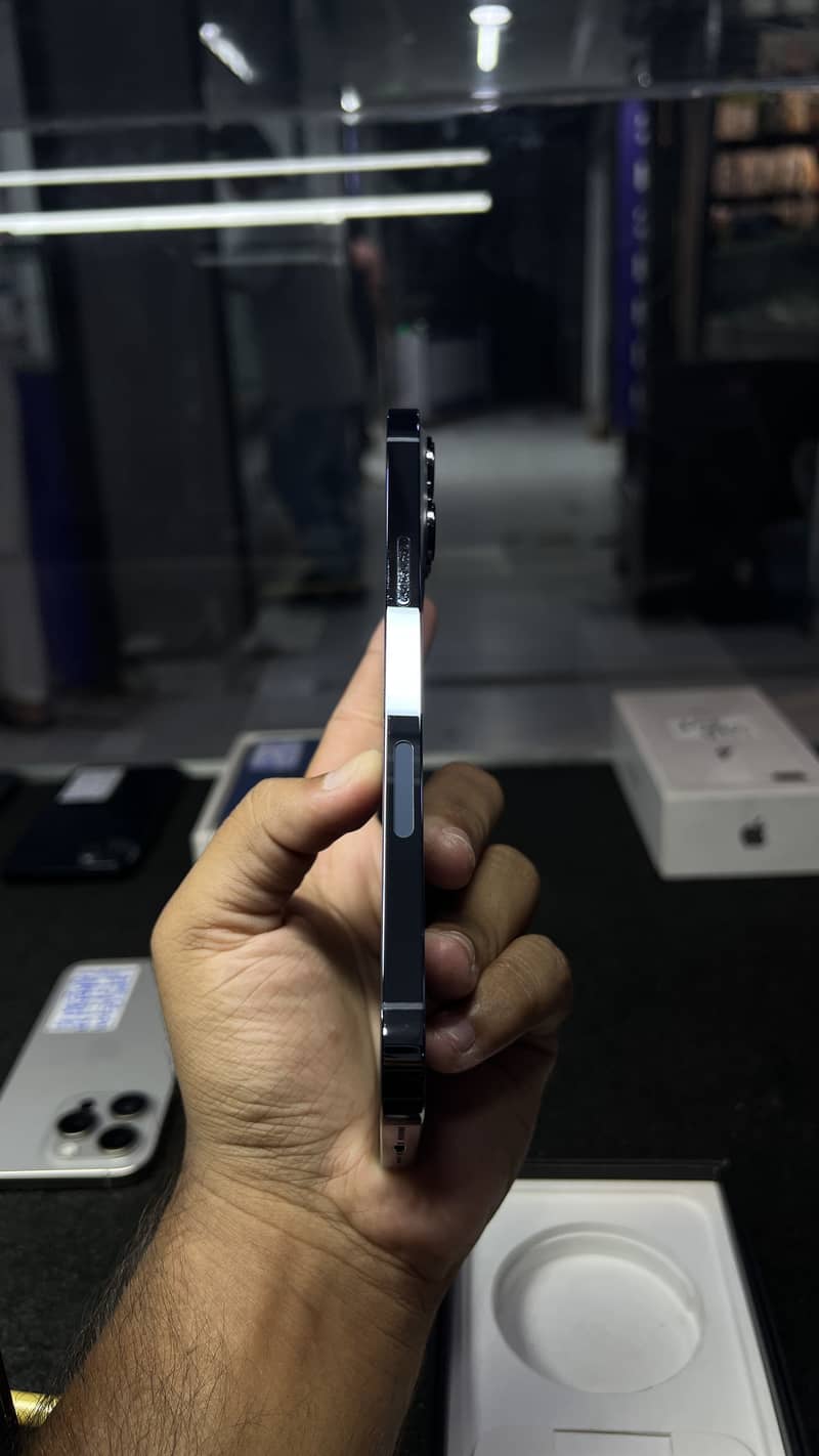 Apple iPhone 13 Pro Max 4