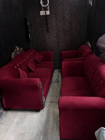 Beautiful 3+2_1taj Sofa Set – Good Condition – Urgent Sale