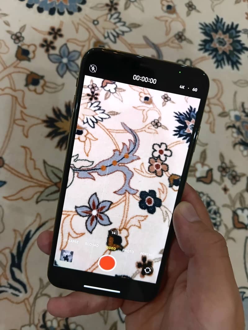 Apple iPhone XS Max 5