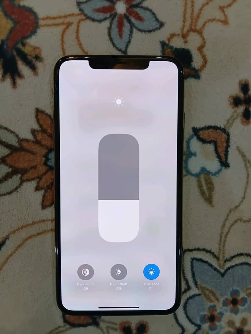 Apple iPhone XS Max 7