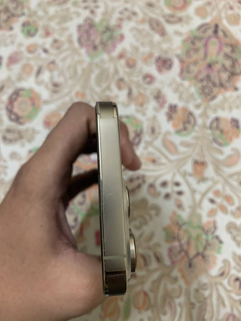 IPhone 14 pro 2
