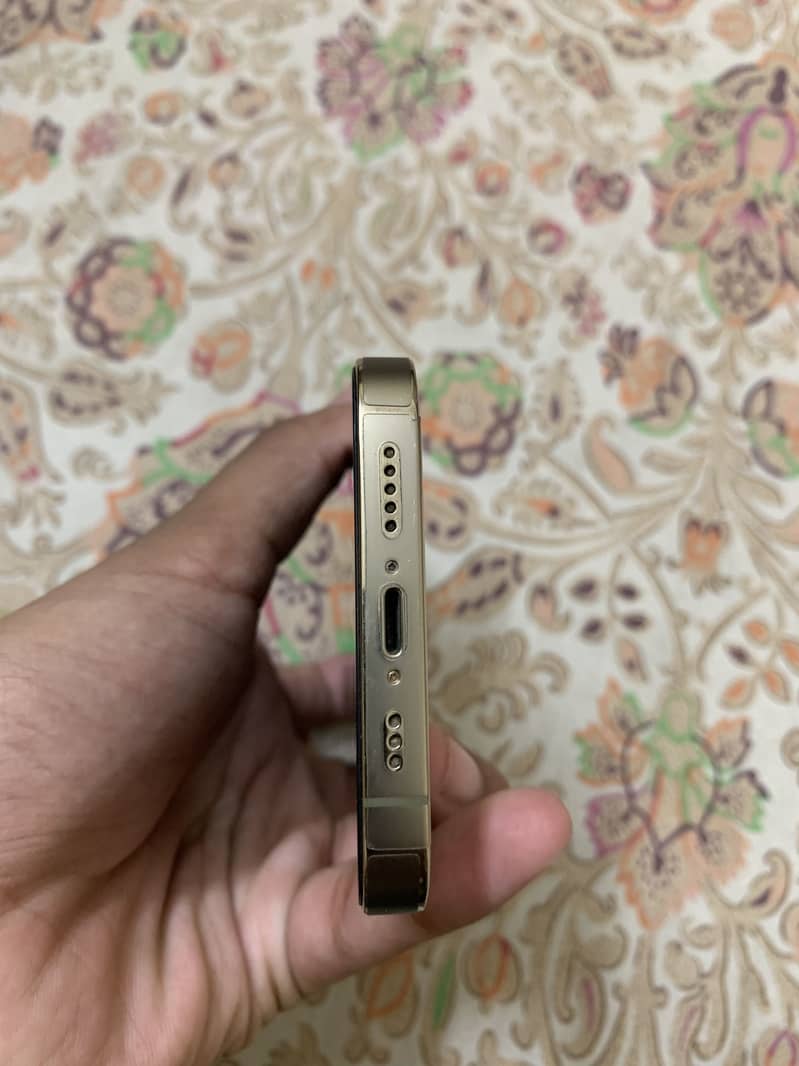 IPhone 14 pro 3