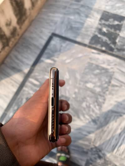 Apple iPhone XS