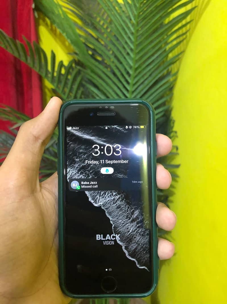Apple iPhone 7 1
