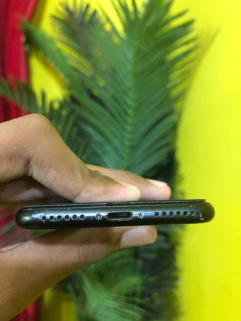 Apple iPhone 7 5