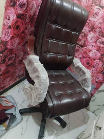 Executive Boss Adjustable Chair Available for Sale