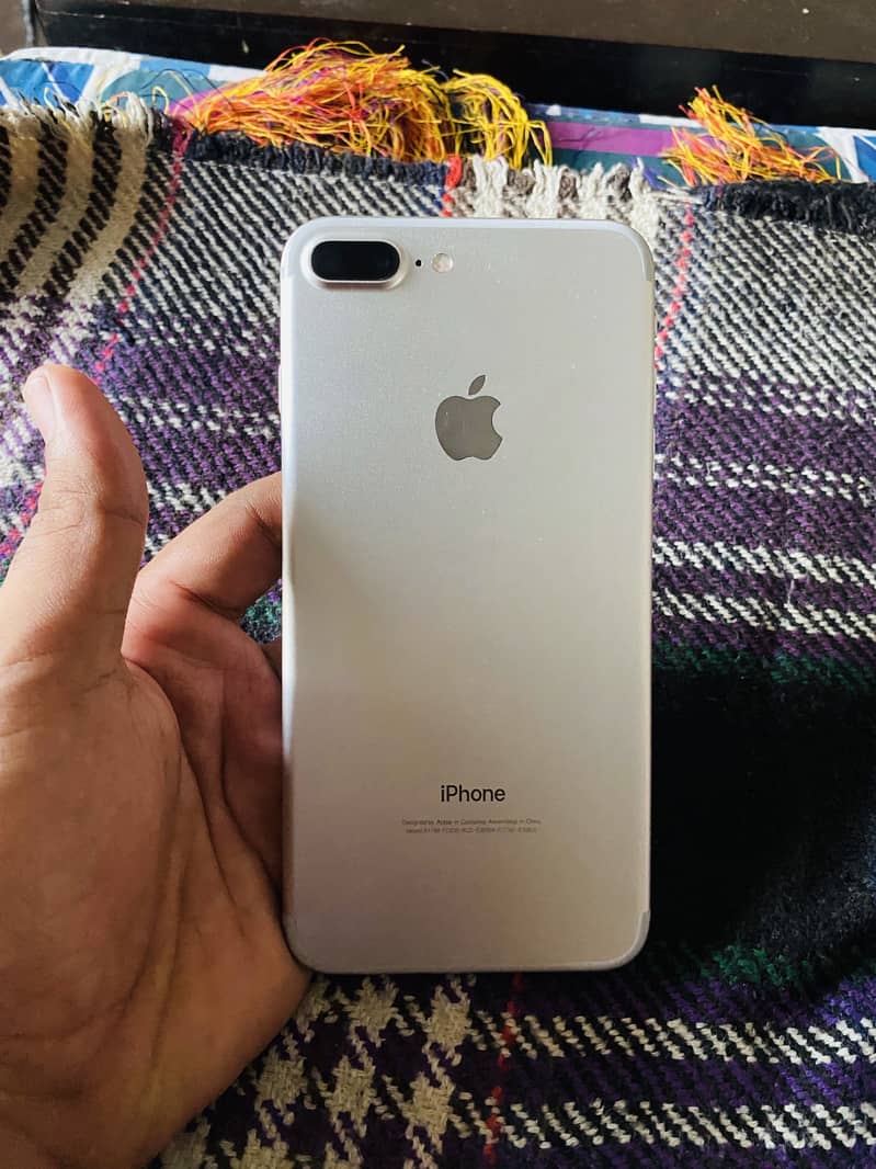Apple iPhone 7 Plus 1