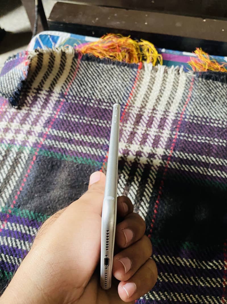 Apple iPhone 7 Plus 2