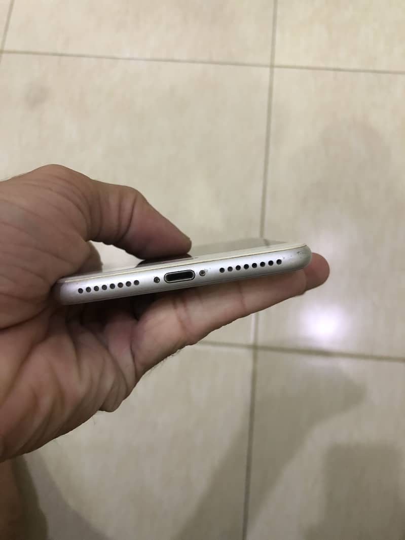 Apple iPhone 8 Plus 2