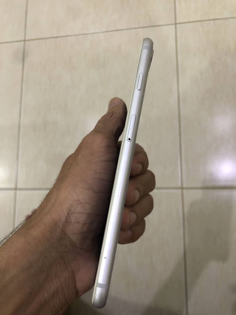 Apple iPhone 8 Plus 3